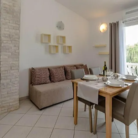 Апартаменты With Parking Space - Zadar - 5746 Привлака